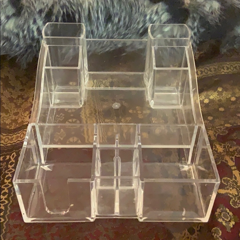 Makeup organizer